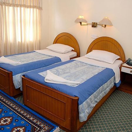 Hotel Blue Heaven Pokhara Extérieur photo