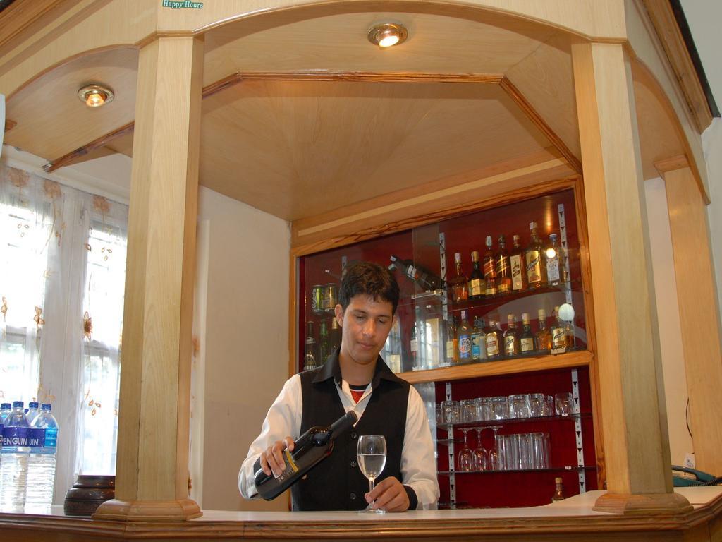 Hotel Blue Heaven Pokhara Extérieur photo